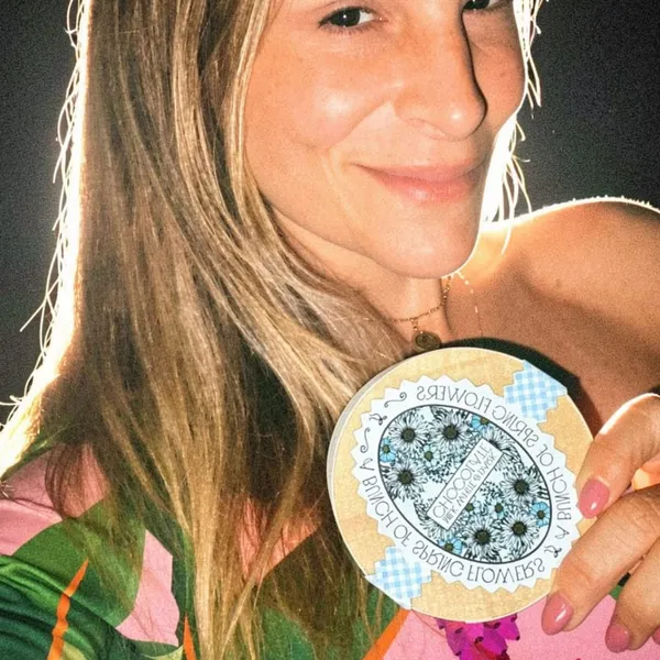 Thank you 💚 Chocolate + flowers + Richarlison = life’s good! Check out my mate’