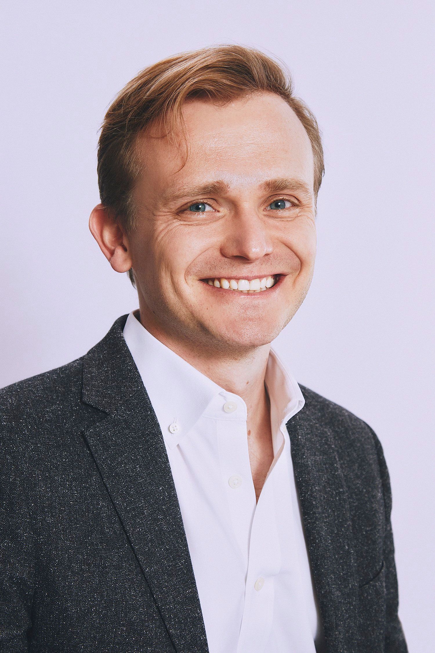 Dr Oli Curwen portrait
