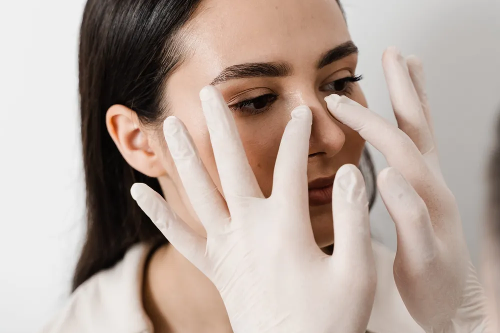Nasal contour and tip projection assessed in profile