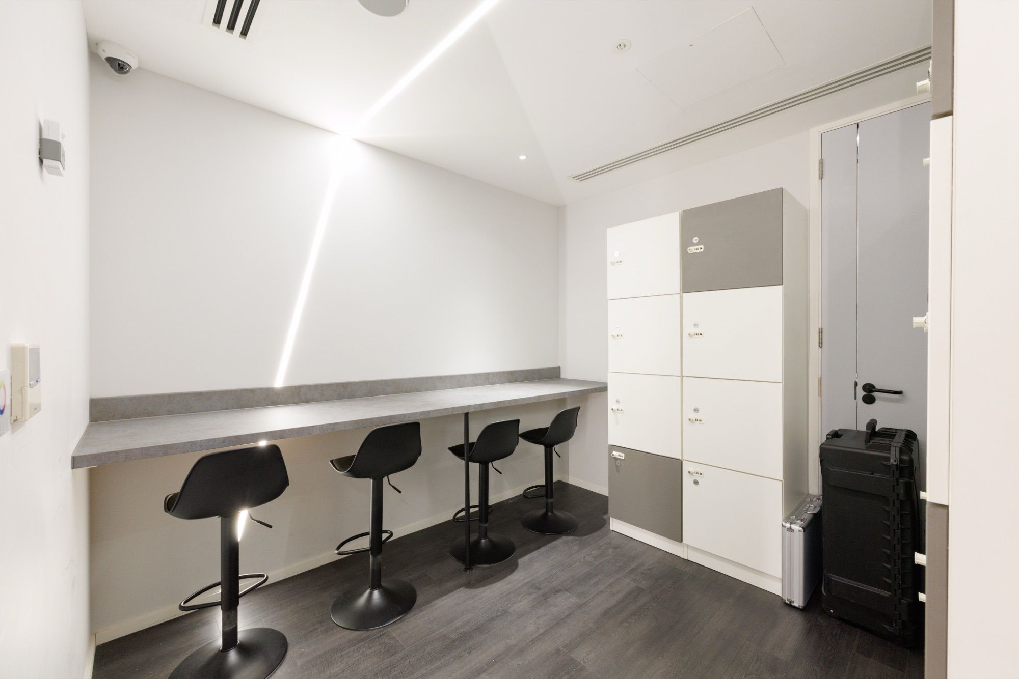 The changing rooms at UNTIL Liverpool Street