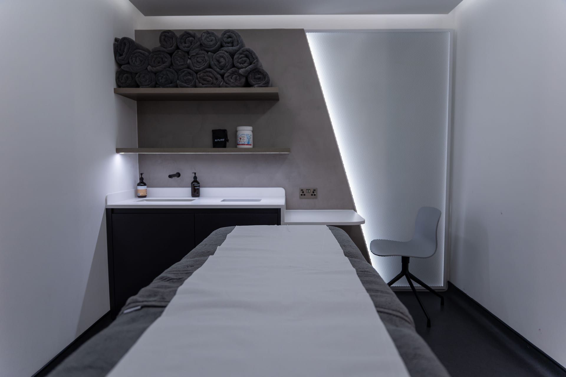 Treatment room at Kaizen Physiotherapy & Performance, Liverpool Street clinic inside UNTIL