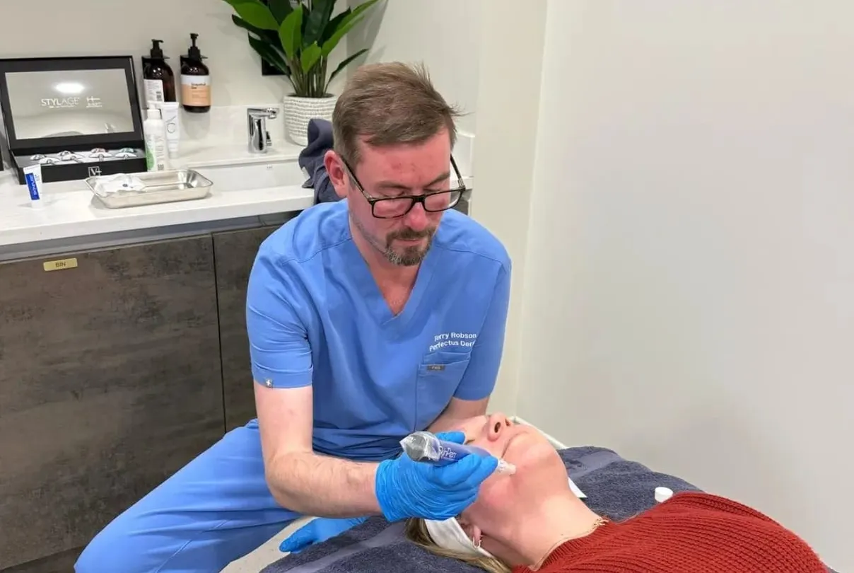 Aesthetic Nurse Practitioner performing SkinPen Precision microneedling at Perfectus Derma Aesthetics, UNTIL Soho
