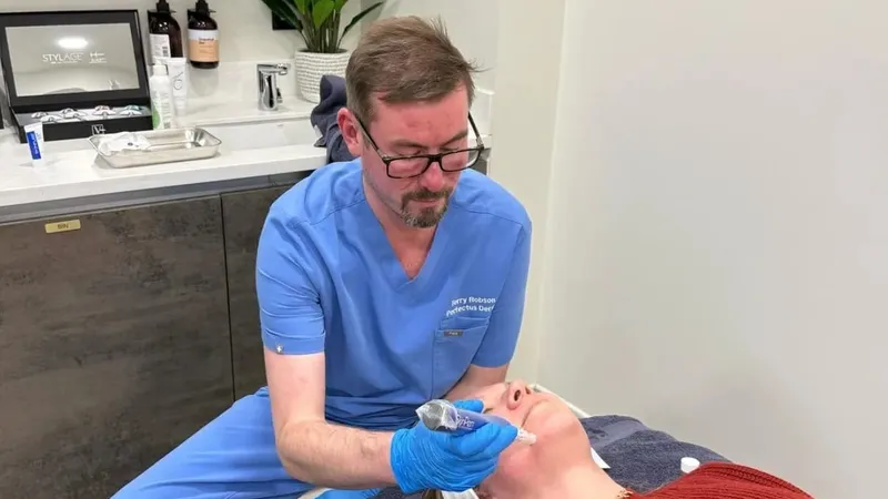 Aesthetic Nurse Practitioner performing SkinPen Precision microneedling at Perfectus Derma Aesthetics, UNTIL Soho