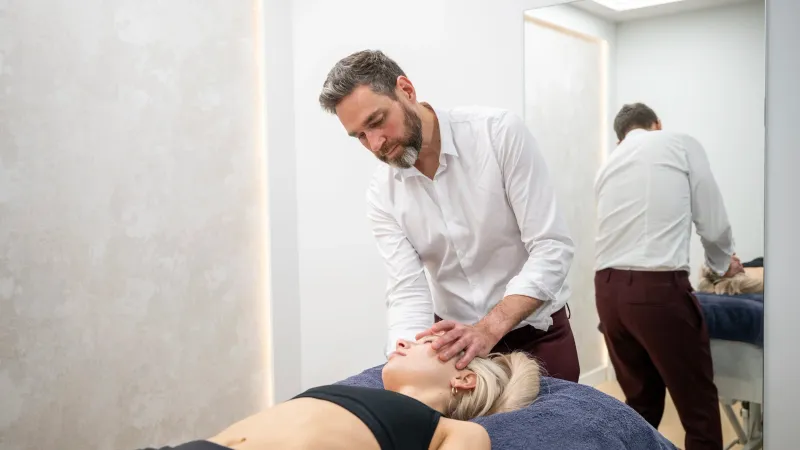 Osteopathic treatment at YB Osteopathy, Soho, London